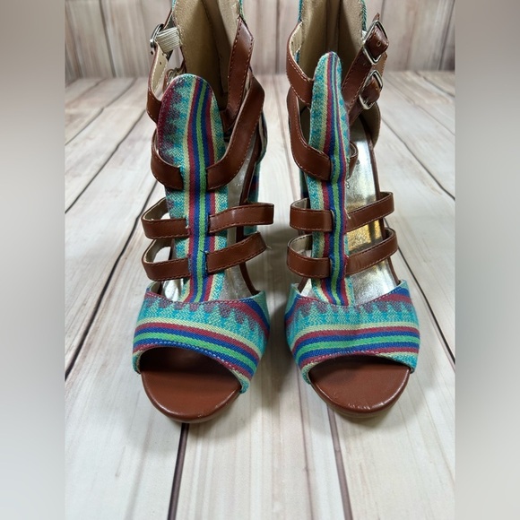 Colorful Strappy Women's Heels/Sandals. Size 7/8 - Picture 4 of 9